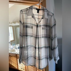 Woman’s blouse size M